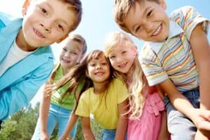 Kinder-Kindertag (depositphotos.com)