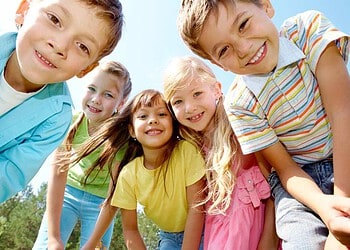 Kinder-Kindertag (depositphotos.com)