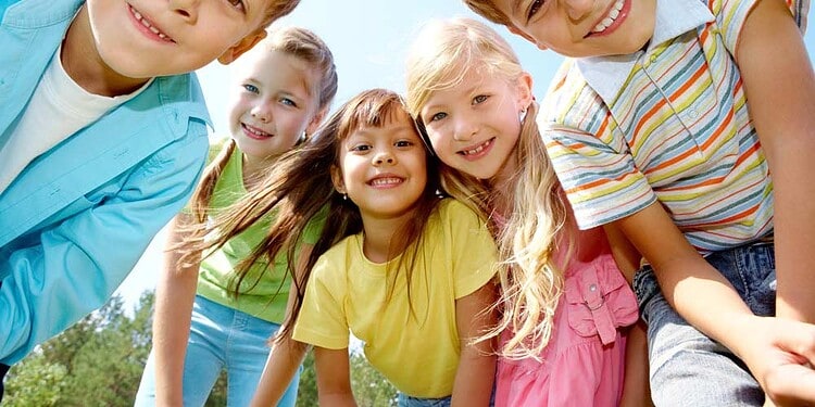 Kinder-Kindertag (depositphotos.com)